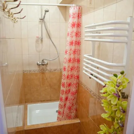 Cherry Hostel *