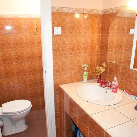 Cherry Hostel *